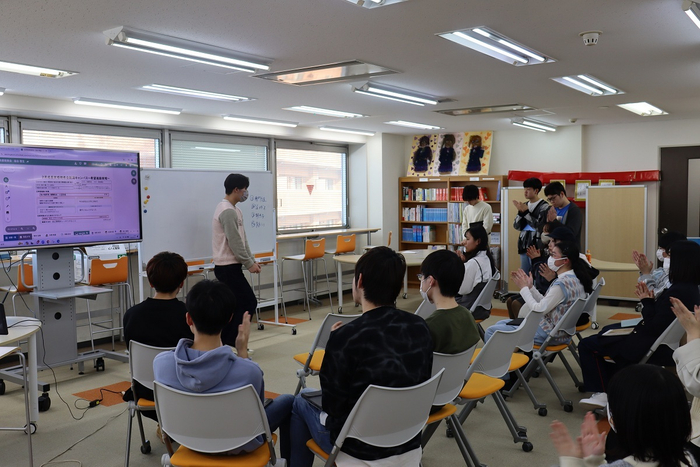 新潟キャンパス 発表の様子
