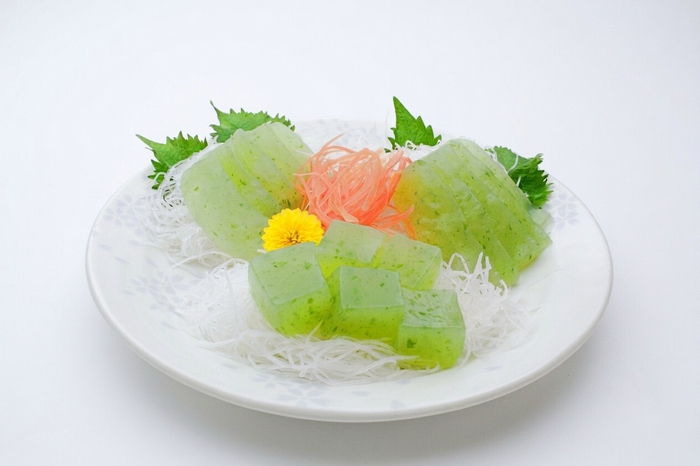 切り方で食感が変わる生大とろ風(そぎ切り、角造り)