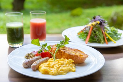 新鮮な宮城・山形の旬野菜たっぷりの朝食
