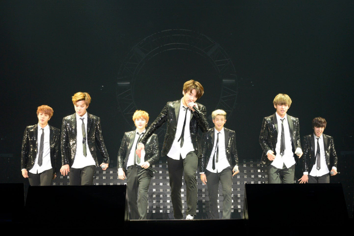防弾少年団 1st JAPAN TOUR 2015「WAKE UP:OPEN YOUR EYES」&copy;2015 BigHit Entertainment/PONY CANYON INC.