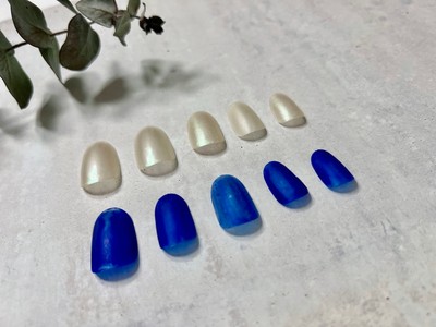 100%天然の水性マニキュアで装飾した100%天然バイオマス系生分解性樹脂製のネイルチップ 1