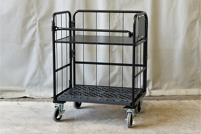 「天使のカゴ台車用中間棚」と併用で幅広く活躍