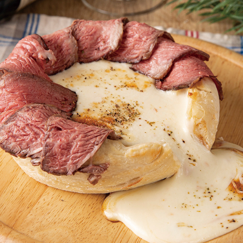 ローストビーフシカゴピザ　1,690円（税込1,859円）