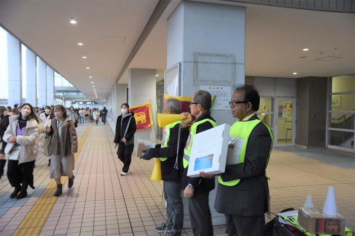 買い物客らに呼び掛け