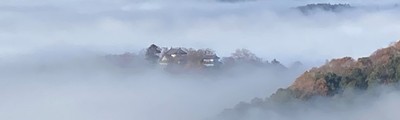 雲海に包まれた“天空の城”備中松山城=大橋教授撮影