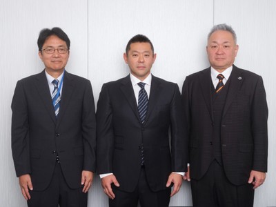右からWinning Entertainment Group株式会社 代表取締役社長　小出 光宏、SMRI株式会社 代表取締役社長　廣木 啓、Winning Entertainment Group株式会社 専務取締役　横畠 雅之
