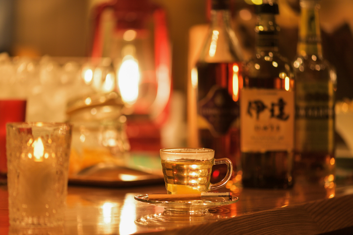 ナイトサロンではブランデー・ウイスキー・珈琲・紅茶・湯上りドリンク などおやすみ前のリラックスタイムを