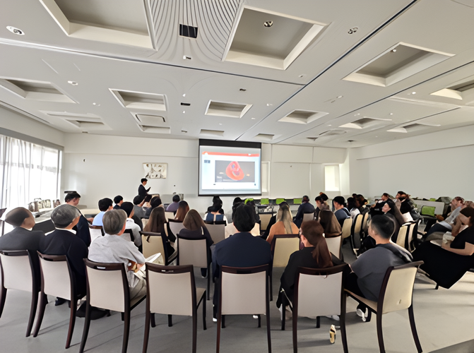 世界中のペプチド研究者がファーマフーズに来社 ペプチド技術について活発にディスカッションを行った