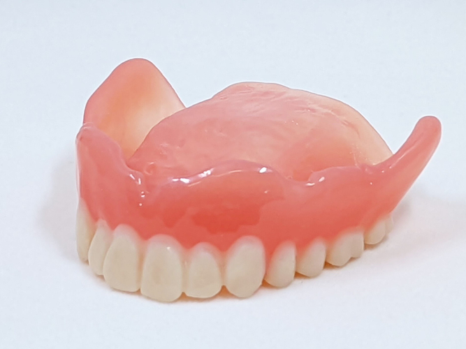 3Dプリンターで作ったお守り入れ歯