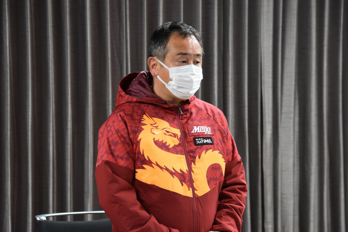 チーム状況を紹介する米田監督