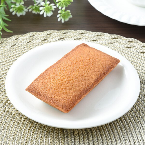 ファミマルSweets PREMIUM　焦がしバター使用 贅沢フィナンシェ