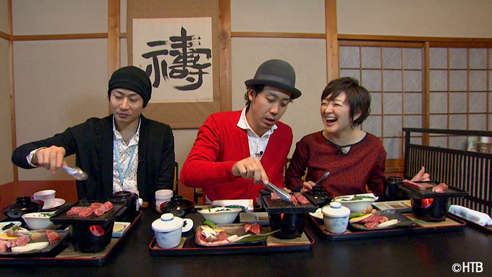 おにぎりあたためますか　岡山の旅 Blu-ray(左から戸次重幸、大泉洋、佐藤麻美) &copy;HTB