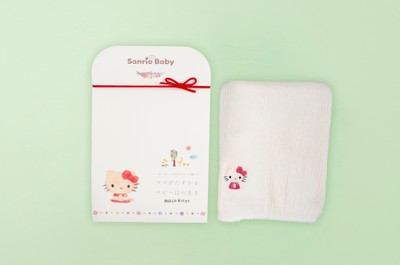 サンリオベビーコラボ『ママがたすかる ベビーはらまき』ハローキティ ©1976, 2020 SANRIO CO., LTD.　APPROVAL NO. L610164