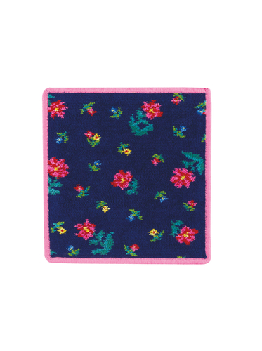 (ハンカチ　￥2,200　20&times;20cm)