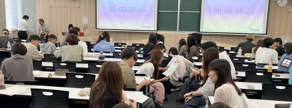 ロールプレイ演習に取り組む学生たち