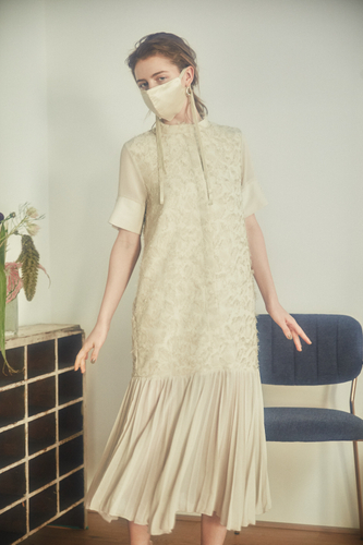 THE 3D JACQUARD DRESS  &yen; 17,600 TAX IN