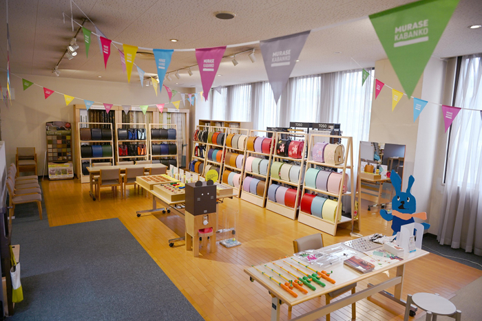 カリモク家具本社ショールームでの展示会の様子