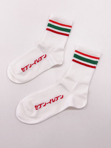 セブン-イレブンソックス (23~25cm、25~27cm)各 1,540円(税込)