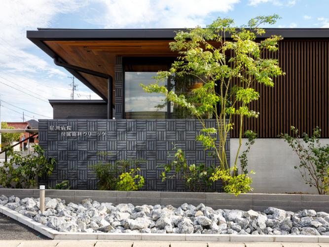 デザインアワード2025非住宅部門ストーリー賞「尾洲病院付属歯科クリニック」設計 株式会社アーキサイエ建築設計事務所 中川奈々　施工 株式会社チェックハウス