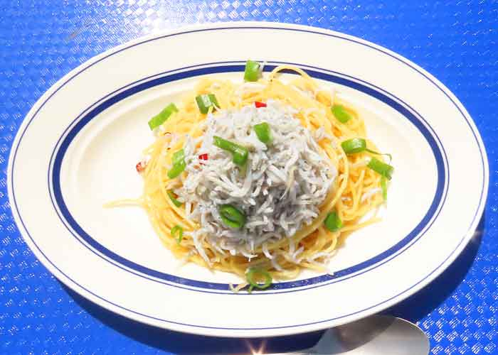 もりもり釜揚げしらすのペペロンチーノ &yen;1200