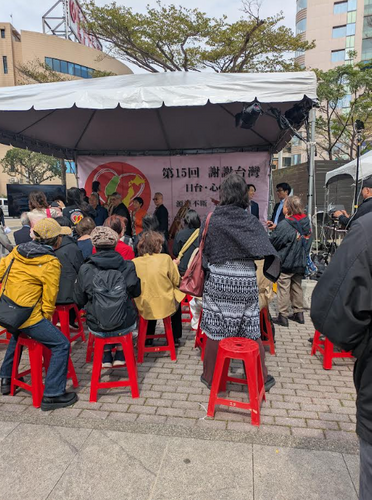 じっと聞き入る地元の方々