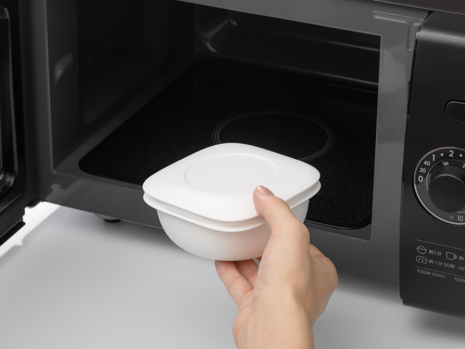 フタをしたまま電子レンジで加熱可能