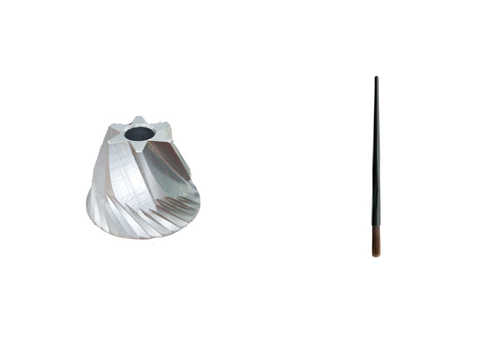 コニカル式ステンレス製ミルとお掃除ブラシ