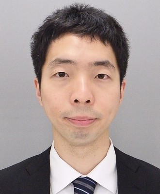 岡田 利久氏