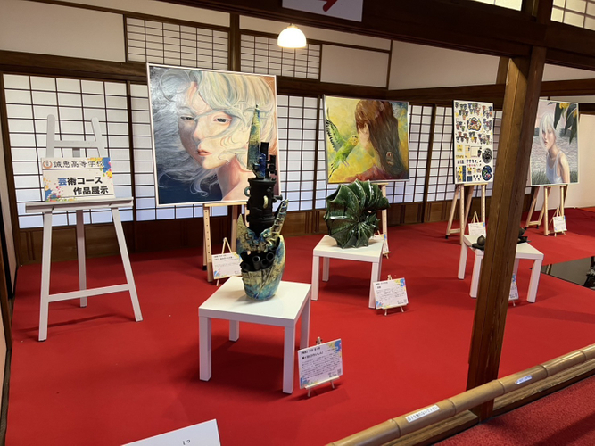 現在沼津御用邸記念公園で開催中の誠恵高校創作展「創」