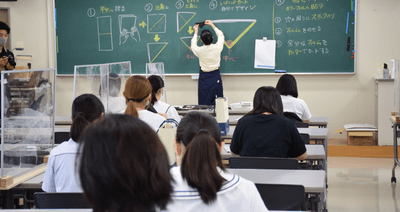 昨年度オープンキャンパスでの高校生を対象とした体験授業の様子