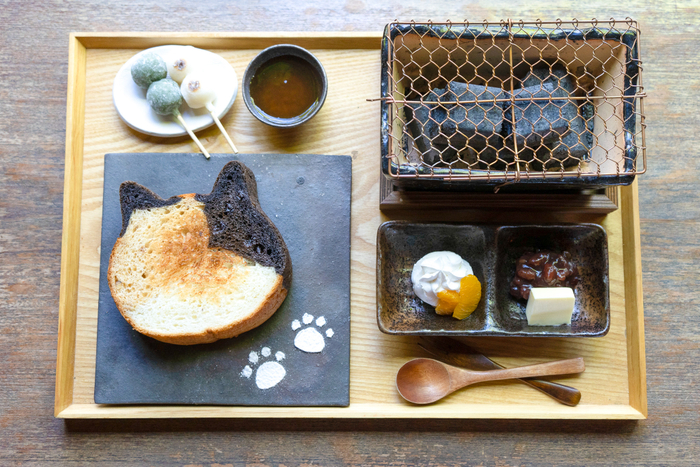 eXcafeの朝食メニュー「イクスカフェの朝ごはん」(食パン+トッピング+デザート+選べるドリンク) 1,450円(税抜)