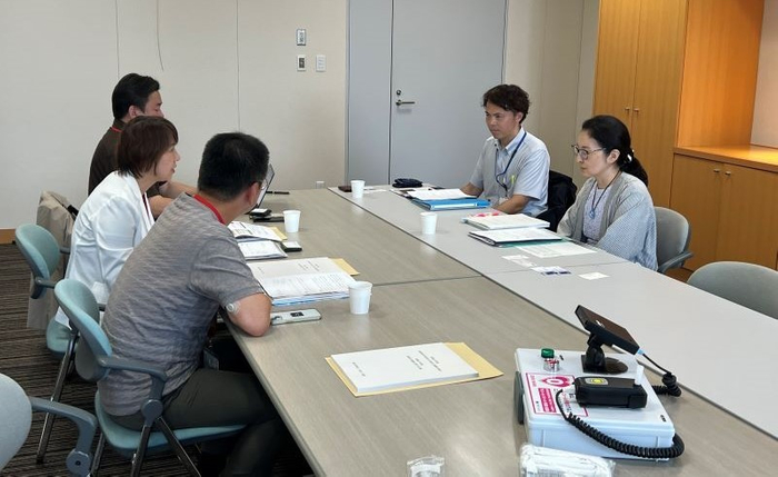 飲酒運転を物理的に阻止するアルコール・インターロックの必要性を訴える山本代表（画面左　中央）