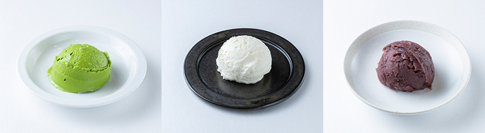 左：トッピングお濃茶アイス 200円、中央：トッピング生クリーム 150円、右：トッピング粒あん 150円
