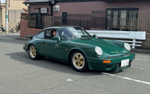 ポルシェレンタルを楽しんでいるお客様