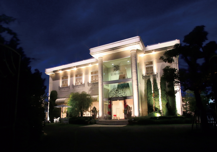 ライトアップが映える空間