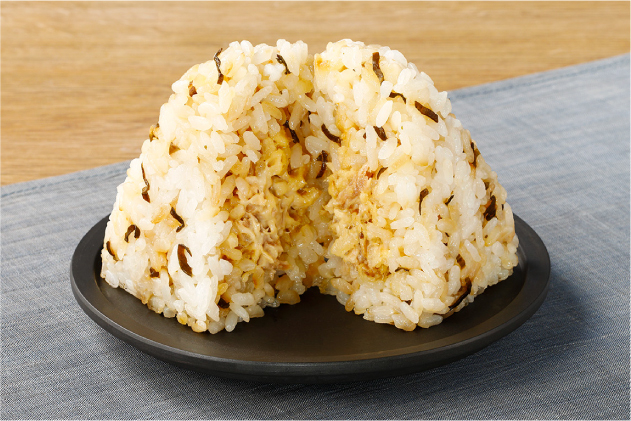 塩こんぶごはん　牛そぼろと卵黄