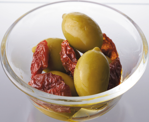 ■オリーブとドライトマトのマリネ