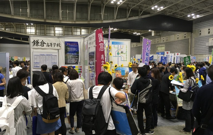 各高校ごとに特色のある展示(全公立展HPから引用)