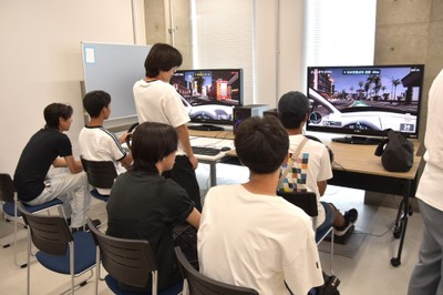 理工学部のドライビングシミュレータ体験