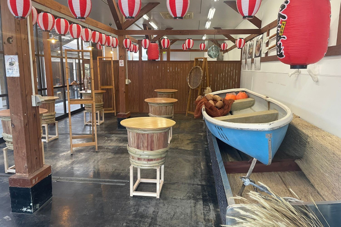 購入後、その場で楽しめるイートインスペース