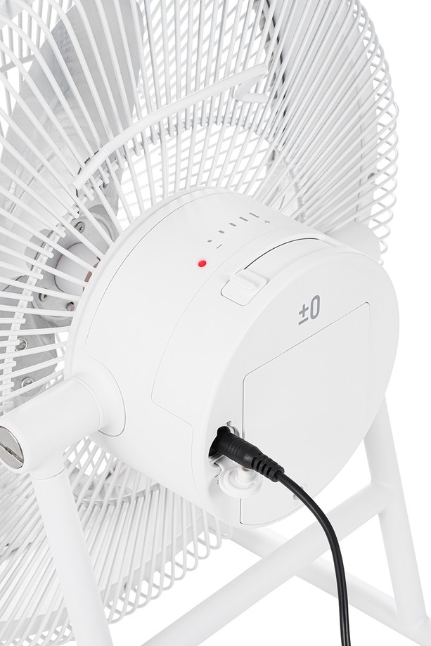 バッテリー充電は約3時間30分