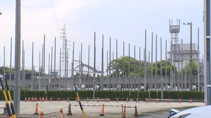 住宅街に電柱だらけの謎とは？