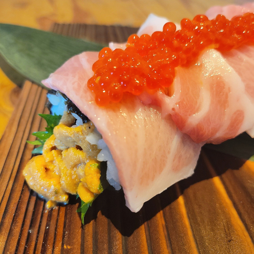 ウニは内！トロは外！恵方巻