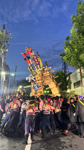 11基の供奉道具による太鼓橋