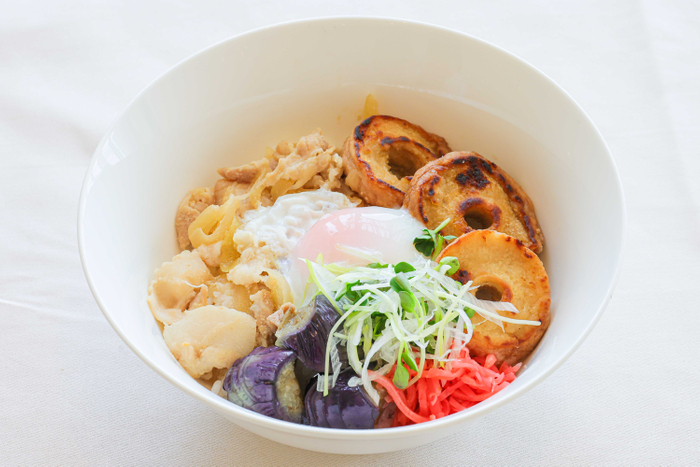 車麩（くるまふ）と豚肉の糀味噌炒め丼