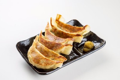 手包み餃子(6個)