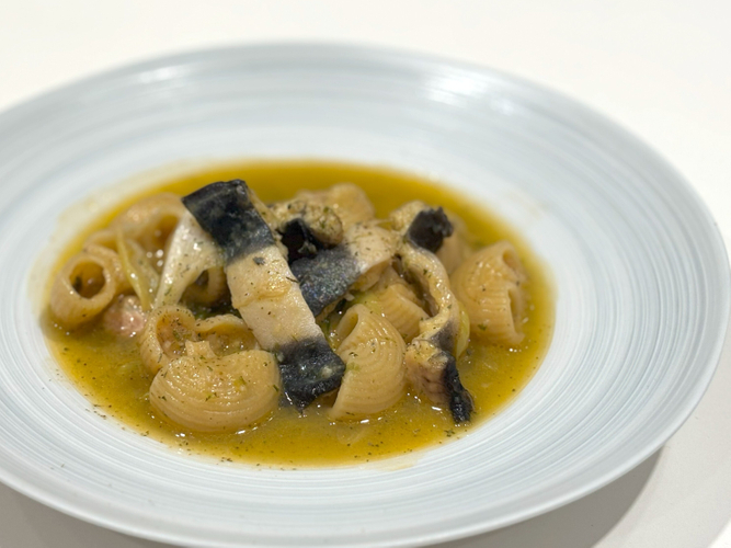 Anguilla aromatica e cipollotti giapponesi