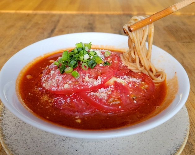 真っ赤っかなトマトそば