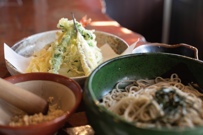 旧北国街道沿いの手打ちそば 丁子庵の天ぷらそば