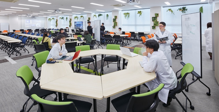 38号館多目的室の内観